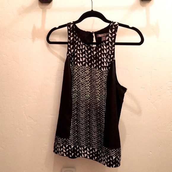 Charlie Jade Tank Blouse - Picture 4 of 8